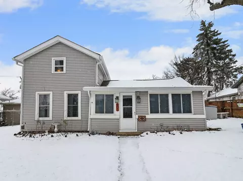403 W Front St, Harvard, IL 60033 photo 2