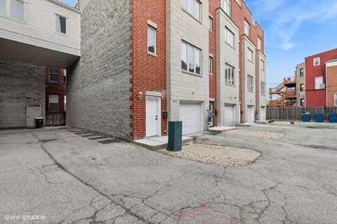 404 E 46th St #C4, Chicago, IL 60653