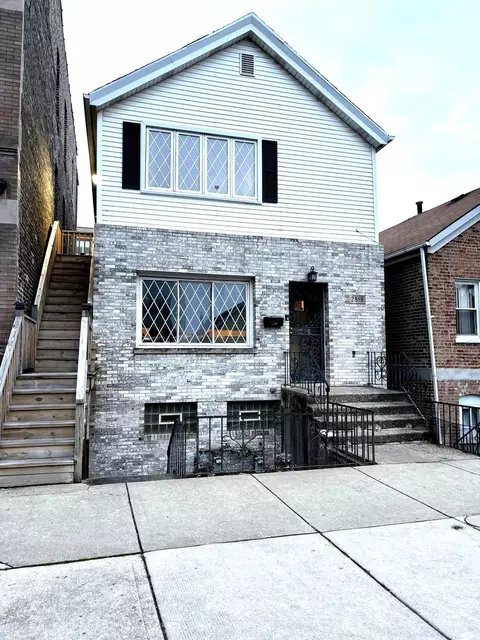 2818 S Emerald Ave, Chicago, IL 60616