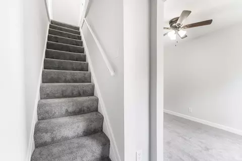 367 Jay St, Elgin, IL 60120 photo 19
