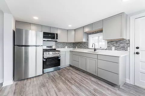 367 Jay St, Elgin, IL 60120 photo 3