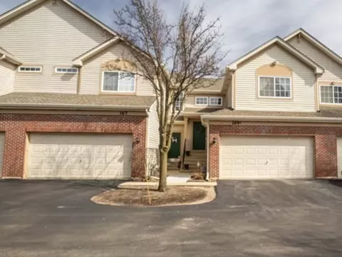 169 Southwicke Dr #B, Streamwood, IL 60107