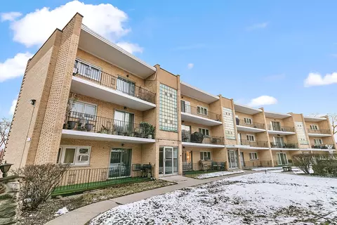 10312 S Pulaski Rd #102A, Oak Lawn, IL 60453