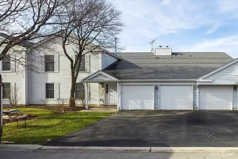 2163 Sunderland Ct #201B, Naperville, IL 60565