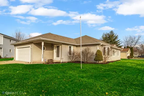 233 Bastian Dr, Sugar Grove, IL 60554