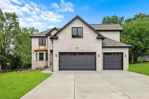 8811 W 103rd St, Palos Hills, IL 60465