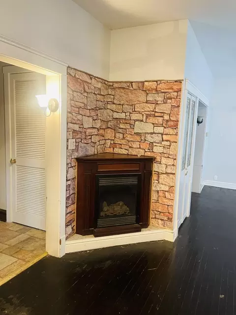 620 Circle Ave, Forest Park, IL 60130 photo 2