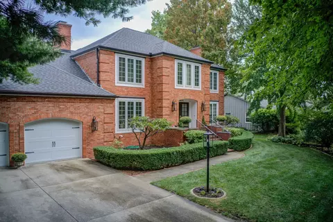4014 Farhills Dr, Champaign, IL 61822