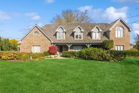 2 Harvard Ln, Hawthorn Woods, IL 60047