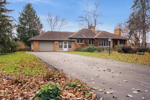2250 South St, Geneva, IL 60134