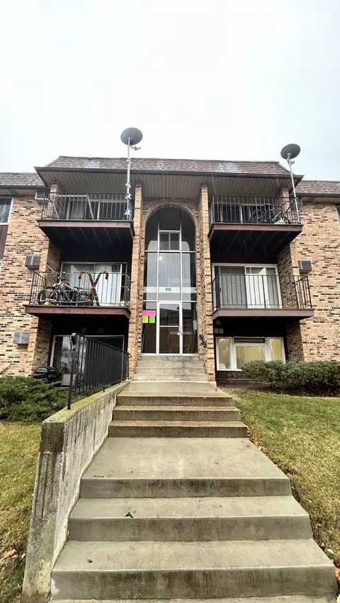 650 Hill Dr #5-202, Hoffman Estates, IL 60169