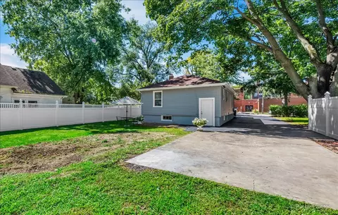 71 S Commonwealth Ave, Elgin, IL 60123 photo 24