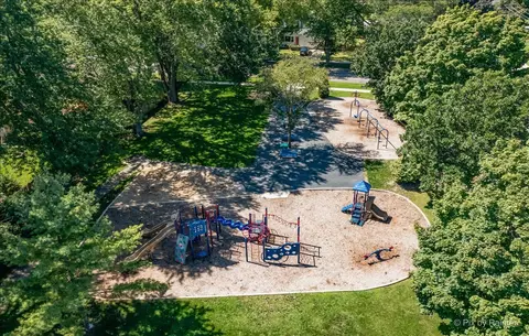 71 S Commonwealth Ave, Elgin, IL 60123 photo 33