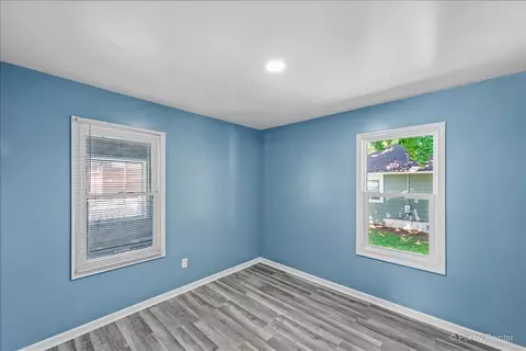 71 S Commonwealth Ave, Elgin, IL 60123 photo 10