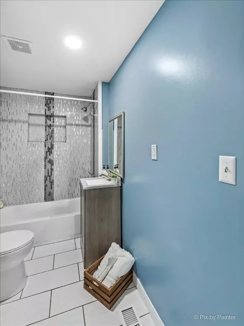 71 S Commonwealth Ave, Elgin, IL 60123 photo 13
