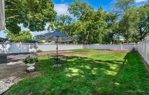 71 S Commonwealth Ave, Elgin, IL 60123 photo 27
