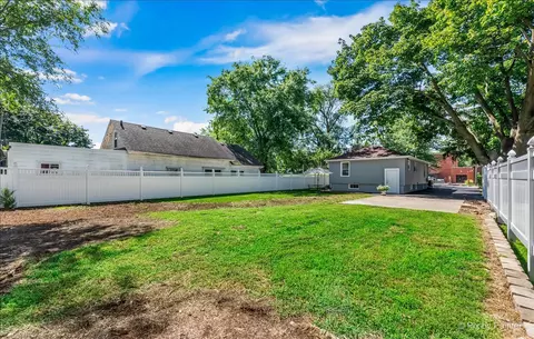 71 S Commonwealth Ave, Elgin, IL 60123 photo 29