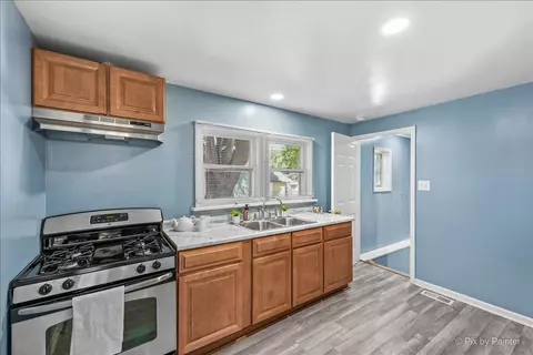 71 S Commonwealth Ave, Elgin, IL 60123 photo 14