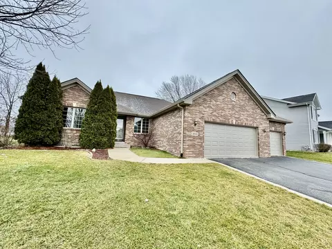3645 Lakeshore Dr, Winnebago, IL 61088