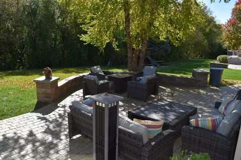 Exterior - 3543 Tournament Dr, Elgin, IL 60124 photo 6 of 10