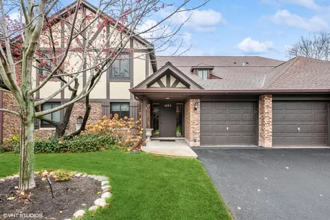 1495 Johnstown Ln #D, Wheaton, IL 60189