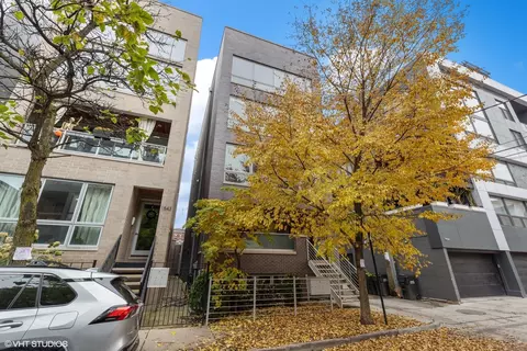 1545 W Fry St #2, Chicago, IL 60642