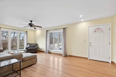101 Ridge St, Algonquin, IL 60102 photo 3