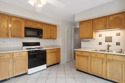 1503 Darwin Ln, Wheaton, IL 60189 photo 9