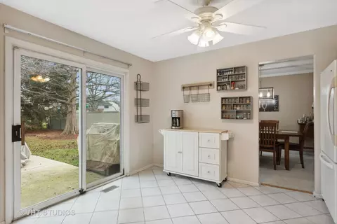 1503 Darwin Ln, Wheaton, IL 60189 photo 10