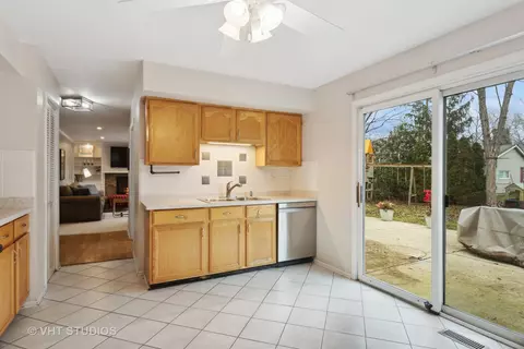 1503 Darwin Ln, Wheaton, IL 60189 photo 8