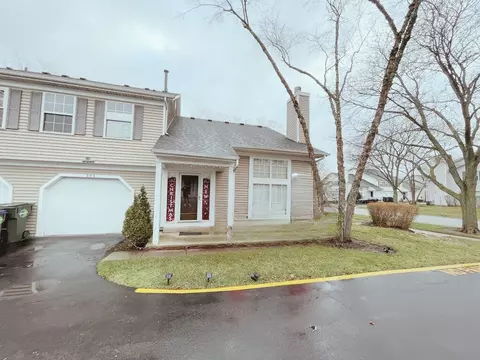 303 Teak Ln, Streamwood, IL 60107
