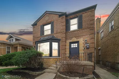 8055 S Crandon Ave, Chicago, IL 60617