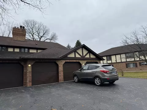 13252 S Country Club Ct #1B, Palos Heights, IL 60463