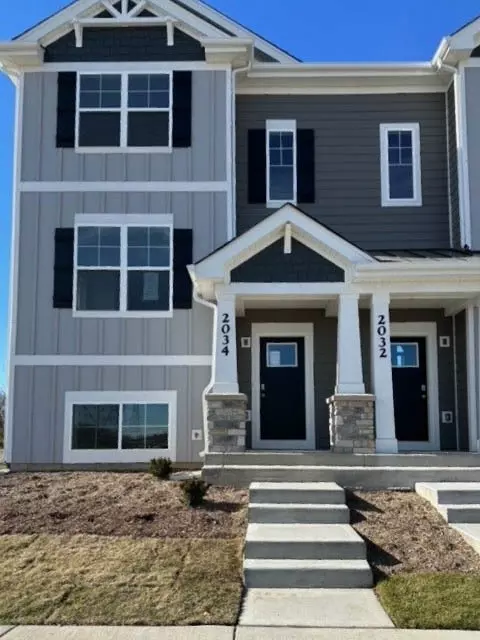 2034 Yellowstone Blvd, Mundelein, IL 60060