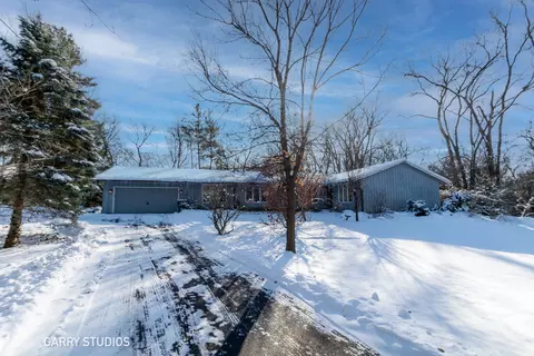 21 E W601 E Maple Ave, Medinah, IL 60157