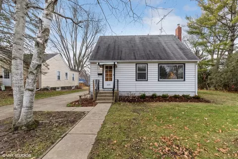 1117 Wheeler St, Woodstock, IL 60098