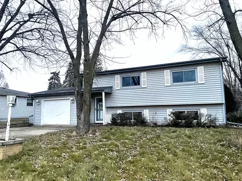 4 N387 3rd Ave, Addison, IL 60101