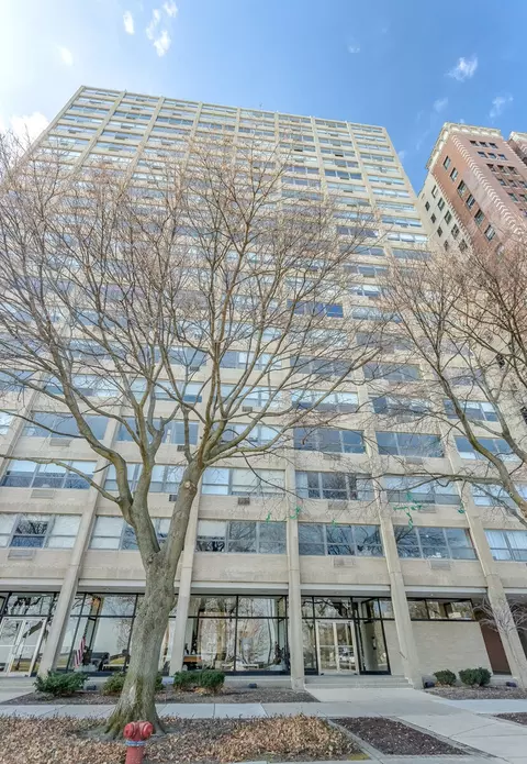 5530 S Shore Dr #20C, Chicago, IL 60637