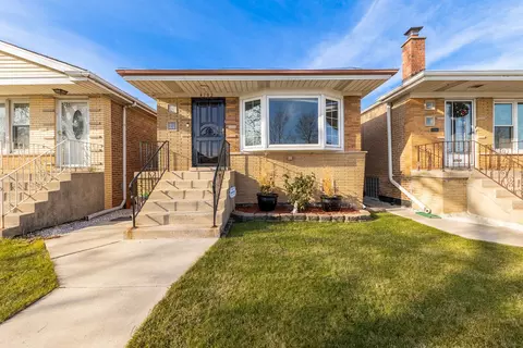 4702 S Kenneth Ave, Chicago, IL 60632