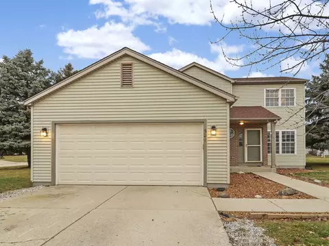 301 Whitmore Trl, Mchenry, IL 60050 photo 2