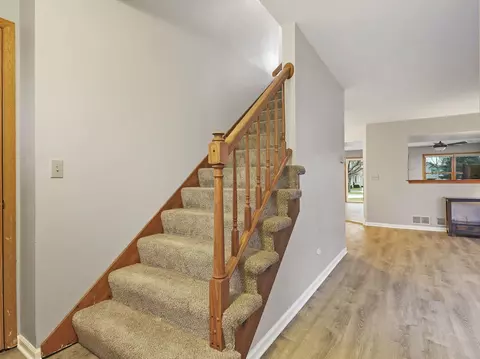 301 Whitmore Trl, Mchenry, IL 60050 photo 6