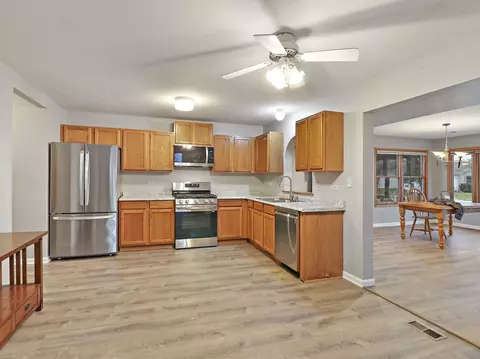 301 Whitmore Trl, Mchenry, IL 60050 photo 10