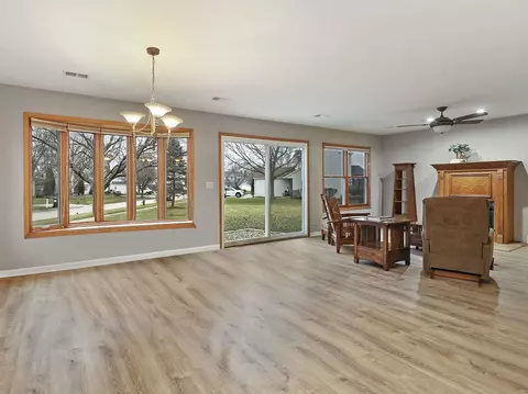 301 Whitmore Trl, Mchenry, IL 60050 photo 17