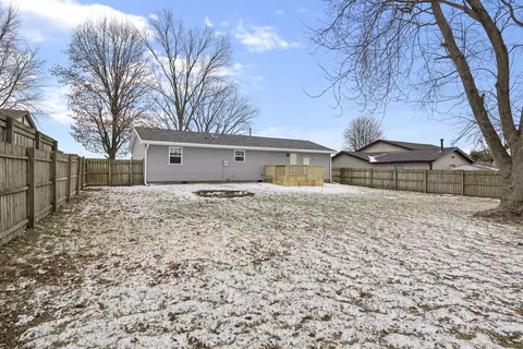 606 W Charles St, Mclean, IL 61754 photo 3