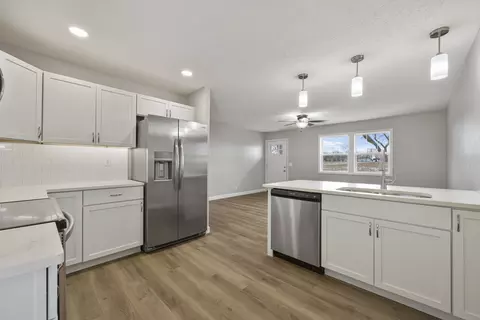 606 W Charles St, Mclean, IL 61754 photo 13