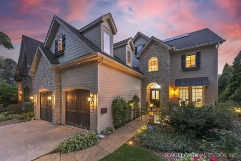515 N Main St, Naperville, IL 60563