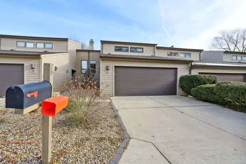 6 Briar Hill Cir #6, Champaign, IL 61822