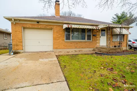 682 Summit St, Elgin, IL 60120