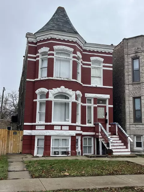 3035 W 19th St, Chicago, IL 60623