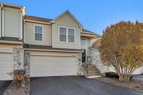 24915 Franklin Ln, Plainfield, IL 60585 photo 2